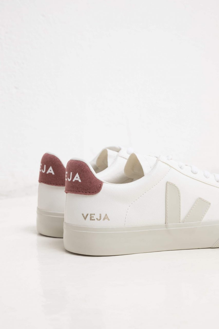 VEJA introduces the Campo made out of the «corn waste» based material (C.W.L).